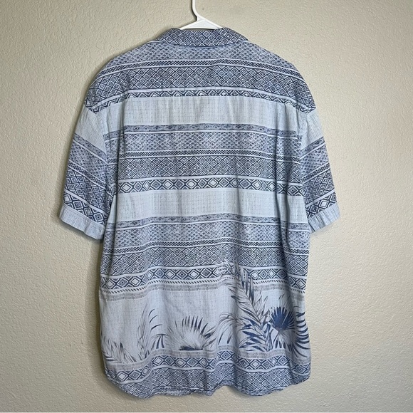 Tommy Bahama Relax Lyocell Blend Blue Button Down Shirt Aztec Tropical Print XXL - Picture 7 of 14